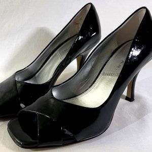 TAHARI 'RESA' Womens Black Patent Leather Pump Heels